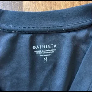 Athleta V-Neck black top‎ size XS thumbnail 2
