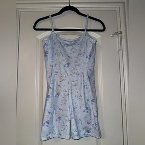 LoveShackFancy Atticus Floral Romper size‎ XS thumbnail 4