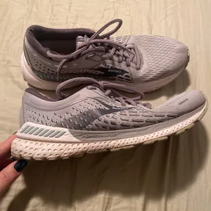 Brooks Adrenaline GTS 21 Running Shoe thumbnail 3