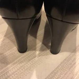 Michael Kors Black Round Toe Chunky Heels thumbnail 6
