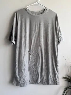 Vuori Strato Tech‎ Tee Heather Grey Short Sleeve Performance T-Shirt Womens L thumbnail 1