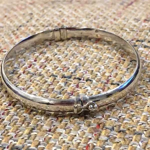 Sterling Silver Spring Closure Locking Clasp Closure Bangle Bracelet Silver thumbnail 3
