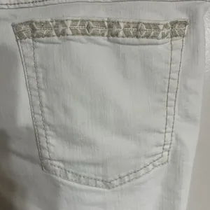 Ariat Women's White High Rise‎ Boyfriend 5" Shorts Size 32R Embroidered thumbnail 14