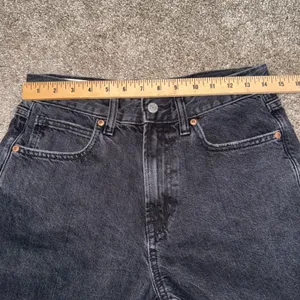 Gap Barrel Jean High Rise Women 27/4 Regular Black Excellent Tapered Leg Denim thumbnail 3