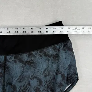 Vuori Clementine Shorts Womens Large Black‎ Grey Abstract Print Running VW333 thumbnail 3