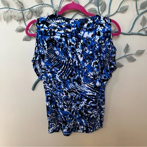 Cable & Gauge short sleeve cold shoulder top Sz M thumbnail 8