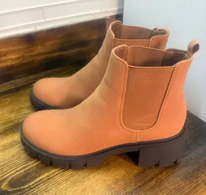 Shoe Republic LA Brown Chunky Heel Boots Size 7.5 thumbnail 1