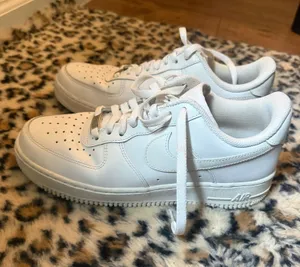 Nike Air Force 1 White thumbnail 1