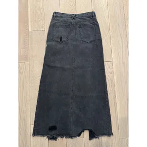 We The Free People Sz 24‎ Distressed Black Fade Denim Front Slit Midi Skirt EUC thumbnail 8