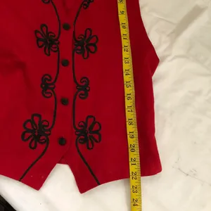 Whimsigoth Grunge Western Whimsygoth Red black floral embroidered fitted vest sleeveless jacket button front-Size M Made in USA #vintage thumbnail 8