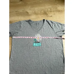 EUC Womens Life is Good short sleeve gray v-neck chusher tee flower record sz XL thumbnail 6