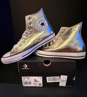 Converse Chuck Taylor 8.5W thumbnail 1