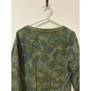 Anthropologie Pilcro Reworked Camo Sweatshirt Popover V-Neck Cropped Oversized thumbnail 12