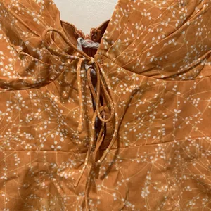FIELD DREAMS PUFF SLEEVE TIE-UP BODICE DRESS FLORAL PRINT SUNSET‎ Size Large thumbnail 4