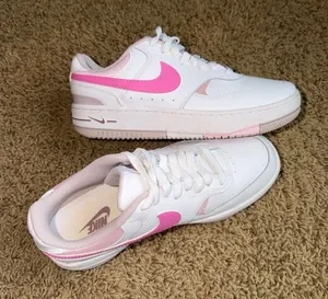 Women’s Nike Gamma Force Playful Pink Size 8 thumbnail 1