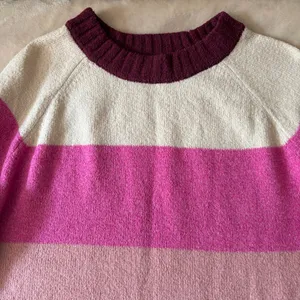 Women’s Striped Crewneck Sweater - Pink Colorblock Pullover Sweater thumbnail 3