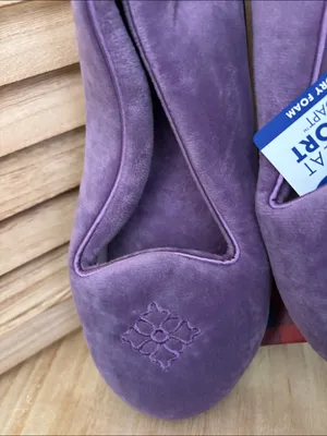 Dearfoam Women's Purple Slip-On Velvet Slippers Large 9/10 NWT thumbnail 2