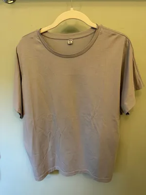 Uniqlo Crew Neck T-Shirt thumbnail 1