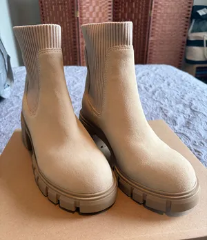Steve Madden Boots thumbnail 1