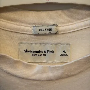 Abercrombie & Fitch Selena Gomez 80s Glam Graphic Tee thumbnail 4