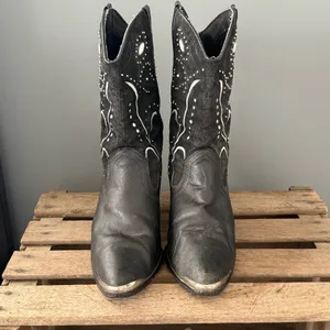 VINTAGE DINGO Embellished Silver Leather‎ Cowboy Black Heeled Boots 9 A29 thumbnail 5