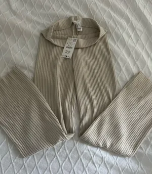 ZARA Ribbed Wide-Leg Pants thumbnail 1