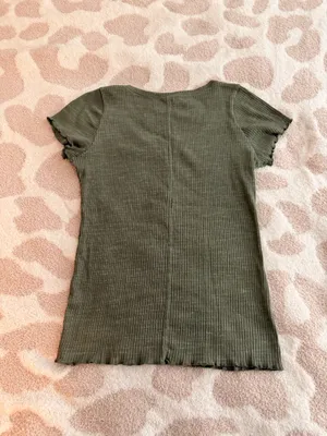 Hollister green button top thumbnail 4