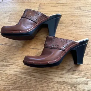 Sofft Camel Brown Studded and Leather Upper Heeled Clog- Size 7M thumbnail 6