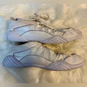 NFINITY Evolution White Sneakers Size 8.5 thumbnail 3