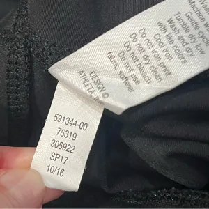 Athleta Black Chaturanga Cropped Capri Pants size Small thumbnail 10