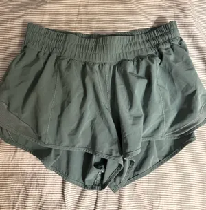 Lululemon Hotty Hot Shorts 2.5" thumbnail 1