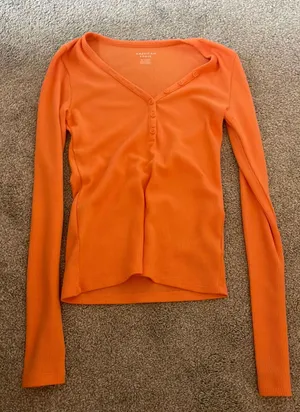 American Eagle Outfitters Long Sleeve thumbnail 1