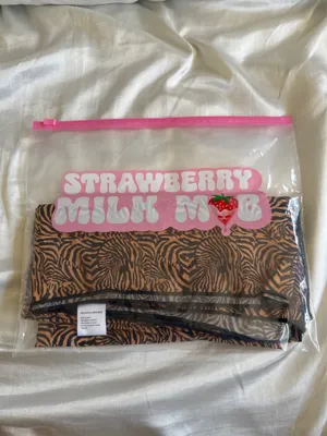 Strawberry Milk Mob Sarong thumbnail 2