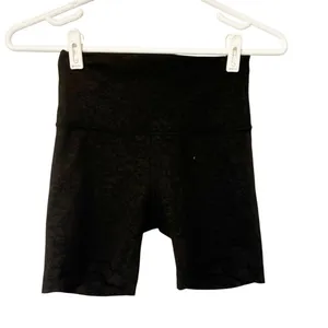 Lululemon Size 4 Wunder Train High-Rise Short 6"‎ Blaze Black Athletic thumbnail 2