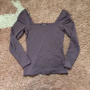 Aritzia Babaton Original Contour Squareneck Longsleeve Crop Top Women’s Size L thumbnail 3