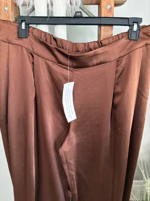 Wynn Collections NWT size XL brown silky dress pants thumbnail 3
