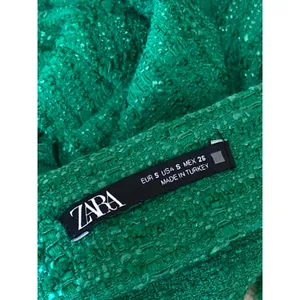 Zara Women's Green Tweed Gold Button Sleeveless V Neck Tank Crop Top Size S thumbnail 5