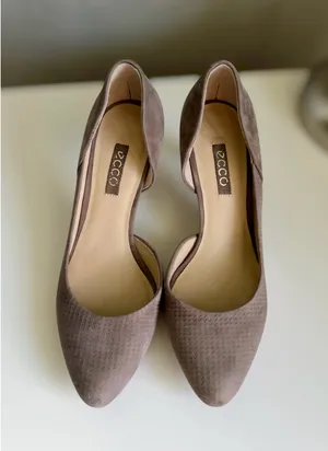 ECCO Taupe Suede Pumps EU 35 US 5 Comfort Heels thumbnail 3