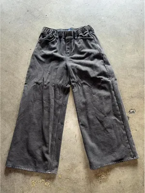 Gap Heavyweight French Terry Barrel Sweatpants in a black moss green wash thumbnail 2