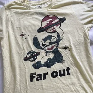 Disney 🤩4/$15🥳 Stitch graphic tee thumbnail 1