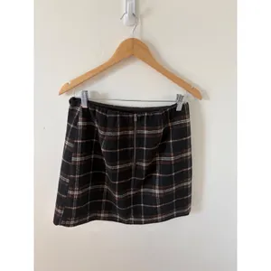 Hollister Ultra High-Rise Plaid Mini Skirt Black Brown White Size M Wrap Front thumbnail 2