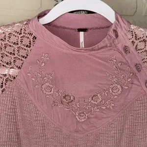 Free People shirt Sweetest Thing Thermal Blush pink XS embroidered thumbnail 4