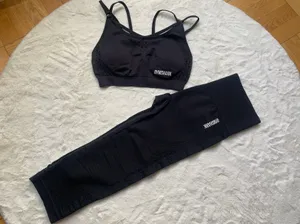 Gymshark Energy Cropped Legging And Sports Bra thumbnail 2