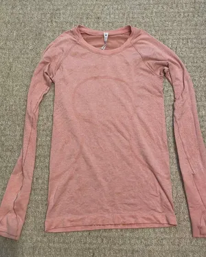 Lululemon Long Sleeve Swiftly Tech thumbnail 1