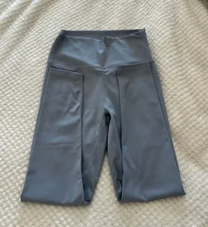 Lululemon Wunder Under Leggings thumbnail 1