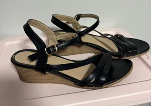 Strappy black wedge sandals thumbnail 1