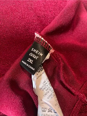 SHEIN Deep Wine Red Halter Crop Top thumbnail 3
