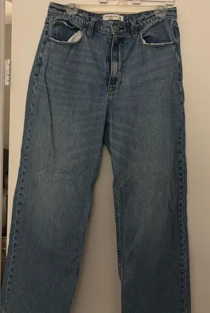 Abercrombie Loose High-Rise Jeans thumbnail 1