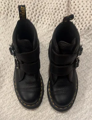 Dr Martens Devon Flowers Womens Ancle Boots 7 thumbnail 1