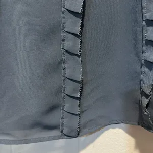 Loft‎ size s gray ruffle blouse thumbnail 2